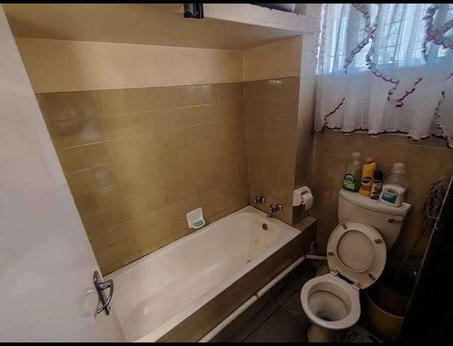 2 BEDROOM APARTMENT FOR SALE IN SASOLBURG EXT 2